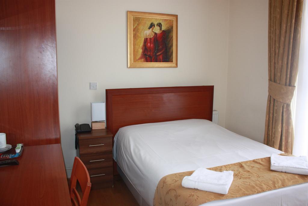 Corner House Hotel London Zimmer foto