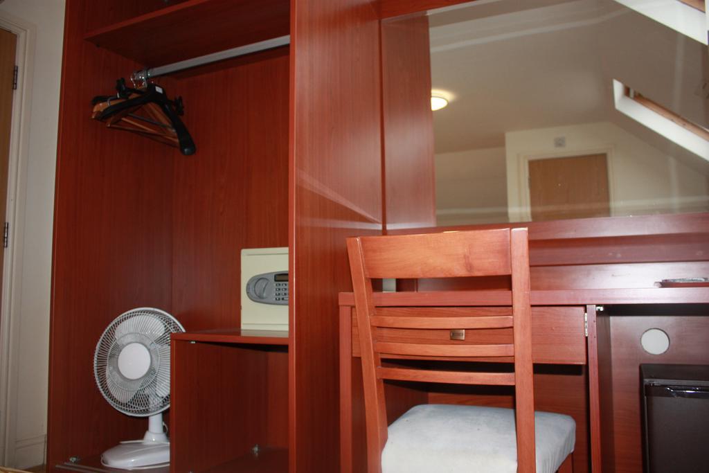 Corner House Hotel London Zimmer foto